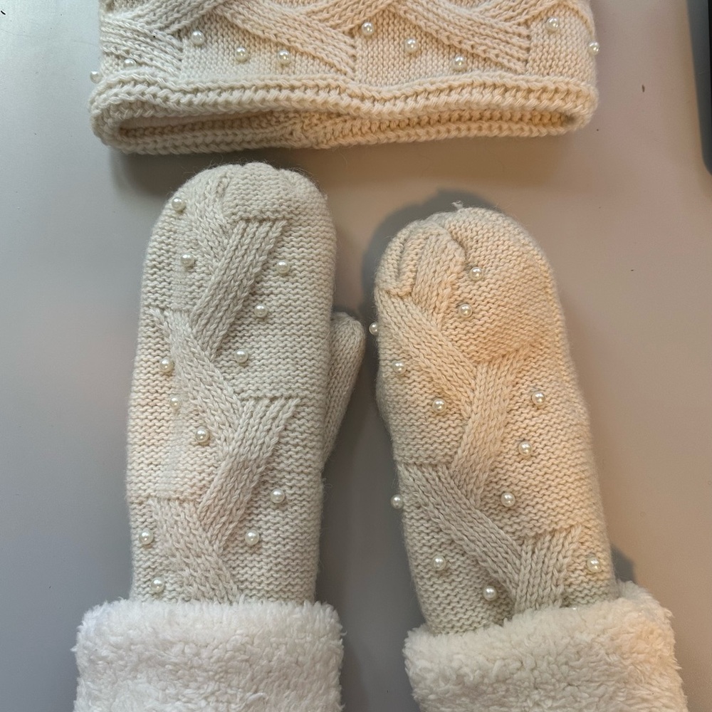 Cream Knit Mittens and Hat Set with Pearls